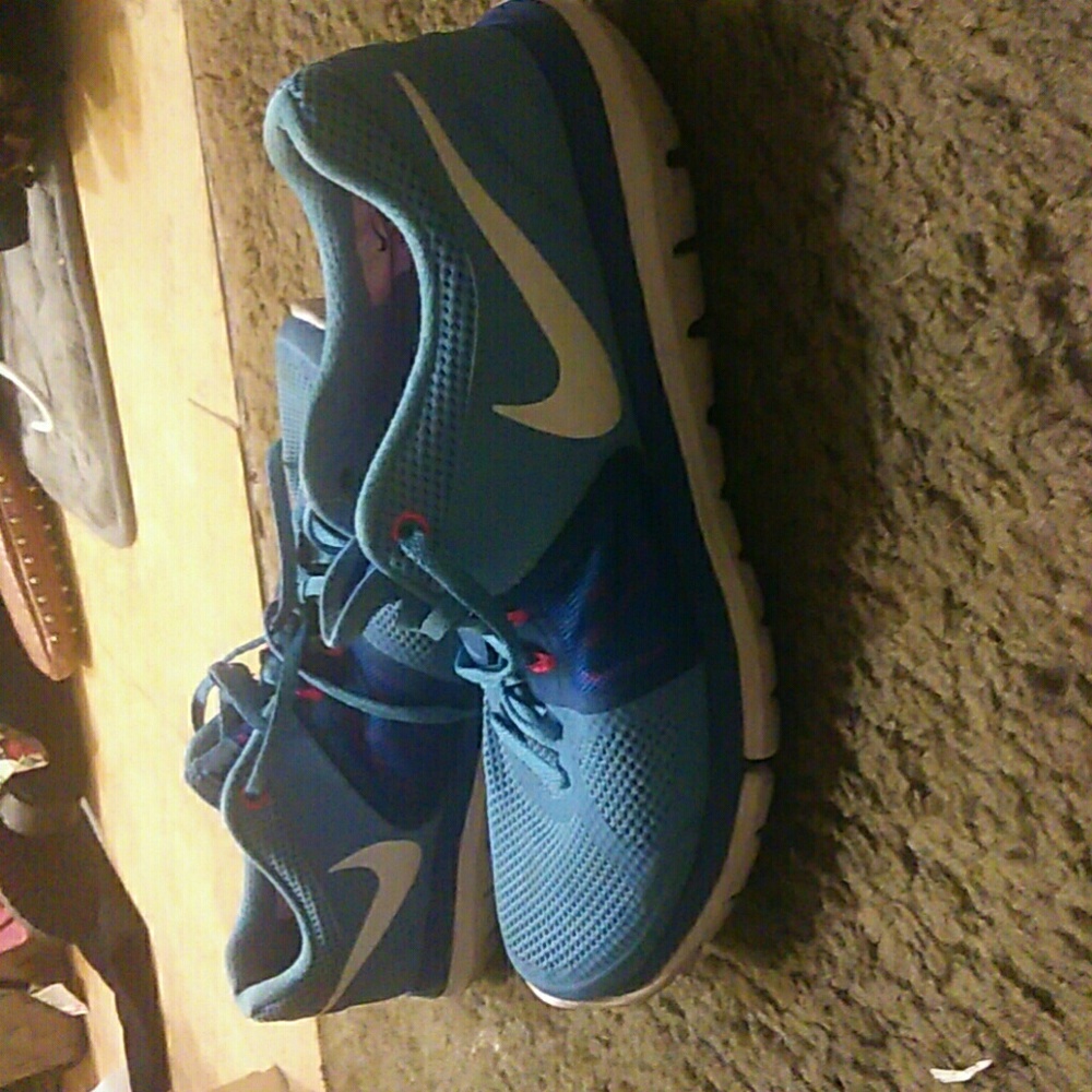 Baby blue Nike Fitsole's athletic shoes